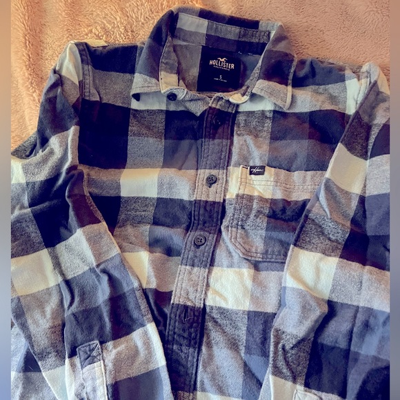 Teens clothing.2 shirts & joggers $16.75.In very good quality,worn few times. - Picture 1 of 7